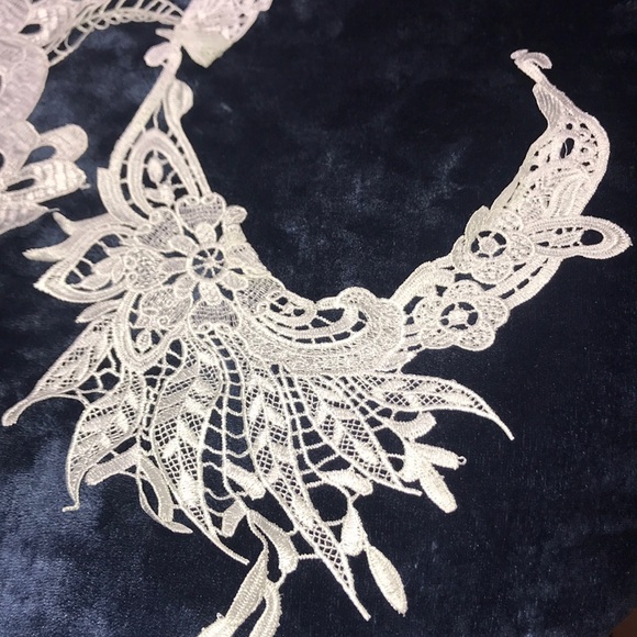 New 5 Pc Set of Lace Appliqués - Picture 5 of 8